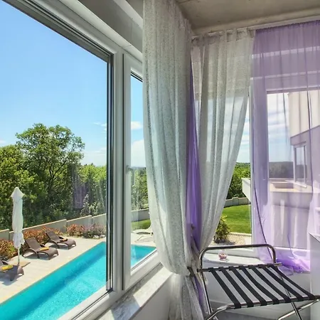 Beautiful Modern Windrose In Villa