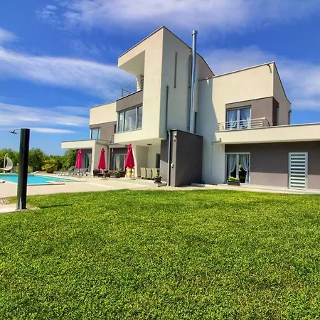 Vila Beautiful Modern Windrose In