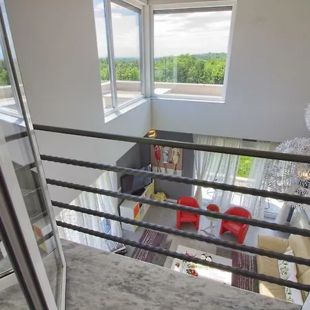 Beautiful Modern Windrose In Vila *